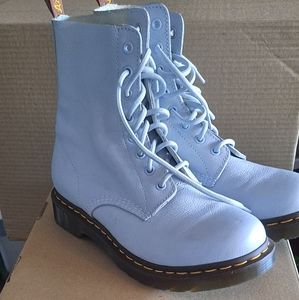 DR. MARTENS